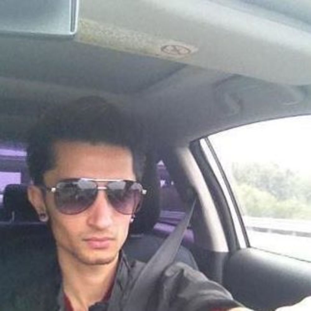 Meet your Posher, Adil